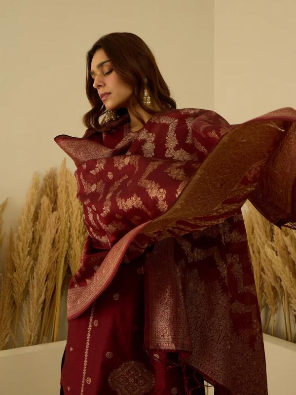 VP 9781 R Noor-e-Red  Classic Kurta Set